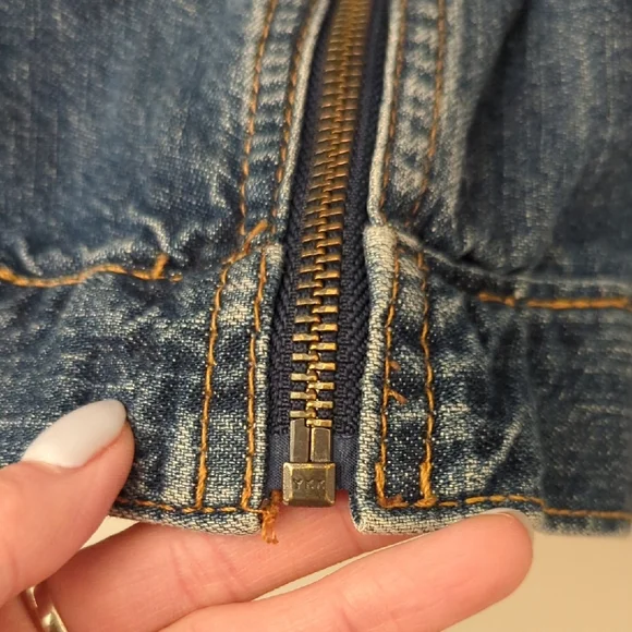 Levi's Classic Blue Denim Jacket - Picture 4 of 5